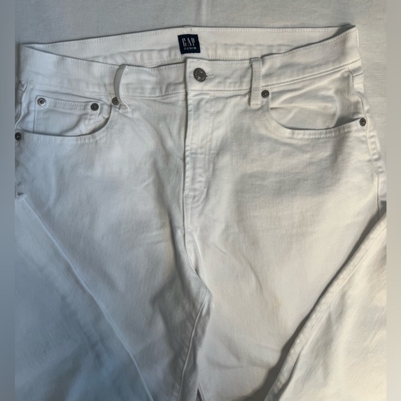 White GAP Girlfriend Jeans - Picture 2 of 4